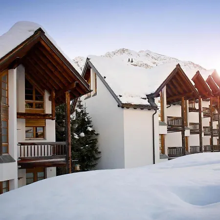 With Mountain View And Access Lejlighed Lenzerheide